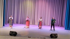 Белорусская народная песня «Тэчэ вада в ярок»