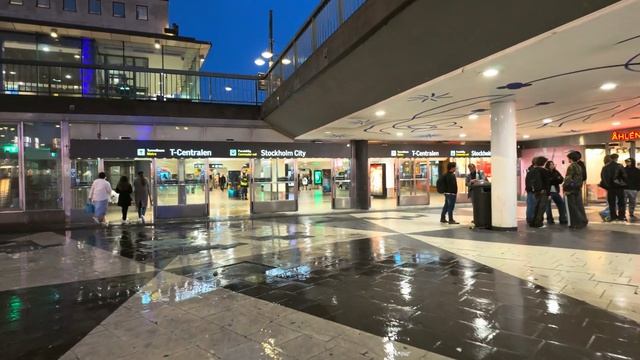 Прогулка под вечерним дождём в центре Стокгольма, Швеция смотреть онлайн