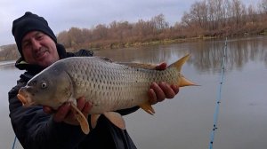 От холодной воды сводит руки, а САЗАН КЛЮЁТ на Дону!