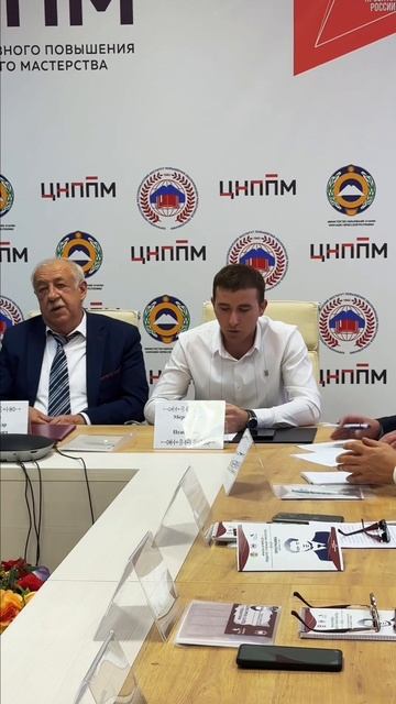 В Карачаево-Черкесии почтили память абазинского писателя и учёного Иналя Агирбова