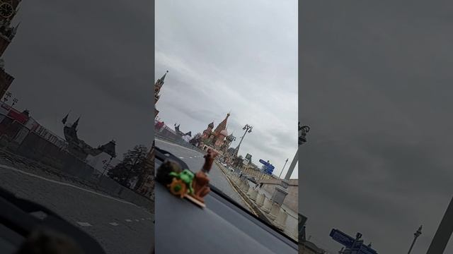круг почета по Москве под звуки Варгана