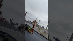 круг почета по Москве под звуки Варгана