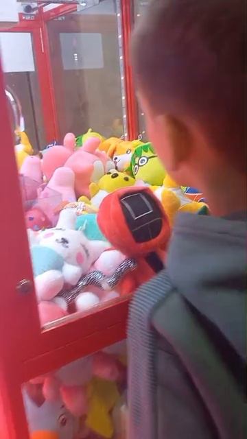 играю в автомат хватайка в тц смотреть онлайн