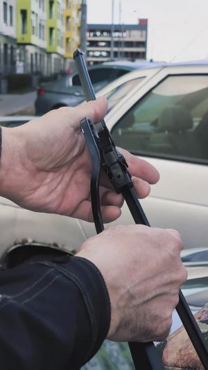 Как заменить дворники / стеклоочистители