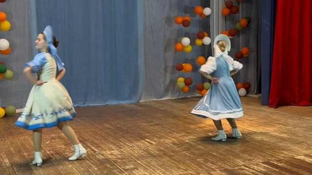 Танец «Тень -тень»- дуэт Коновалова Е., Фомина А.