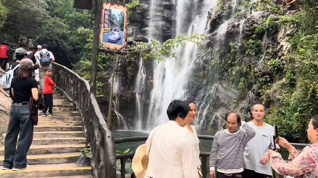 Топ Мест в Китае , которые вас шокируют. Ущелье ГУЛОНГ ! Гуанчжоу смотреть онлайн