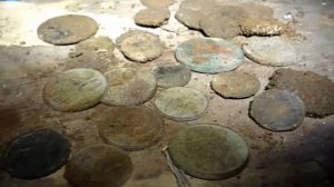 АРХИВ. Шурф магазина. 88 монет с квадратного метра!