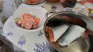 С УТРА КУПИЛА ТОГО ДРУГОГО, СВАРИЛА, ЗАСОЛИЛА РЫБУ.