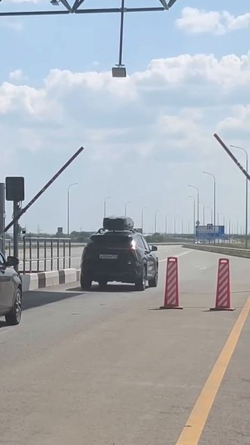 Автомобильный бокс-багажник на крышу 