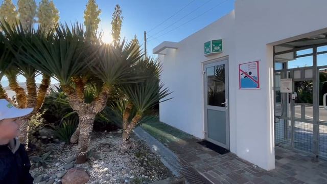 Территория отеля Bridge Resort. Сочи смотреть онлайн