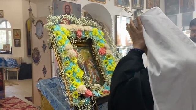 Иконы Божией Матери Всех скорбящих Радость. Всенощная. п. Урупский РПАЦ 06.11.2025 г смотреть онлайн