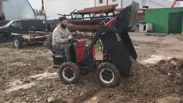 Мини-самосвал Landformer 500 (задний привод) в работе с бетоном смотреть онлайн