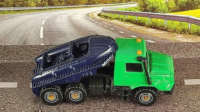 MERCEDES-BENZ ZETROS С ЛОДКОЙ смотреть онлайн