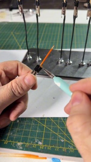 Карандаши в миниатюре. Поделка своими руками