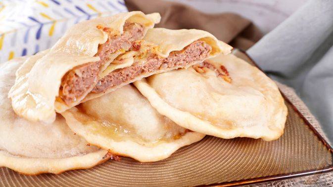 Закрытые пресные мини-пироги с мясом. ФИТЧИ смотреть онлайн