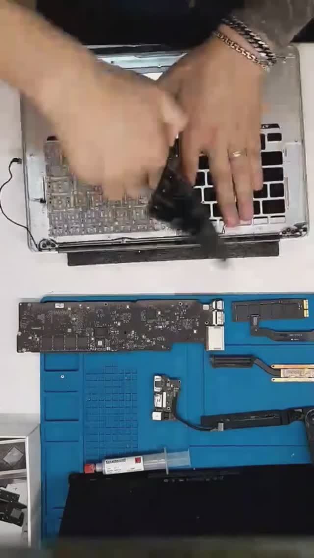 Macbook Air 2017 A1466 замена клавиатуры.