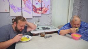 Папа дома всё по-прежнему ПОДВАЛ ИЛЬИЧА ругаемся за кадром из-за неправильного питания