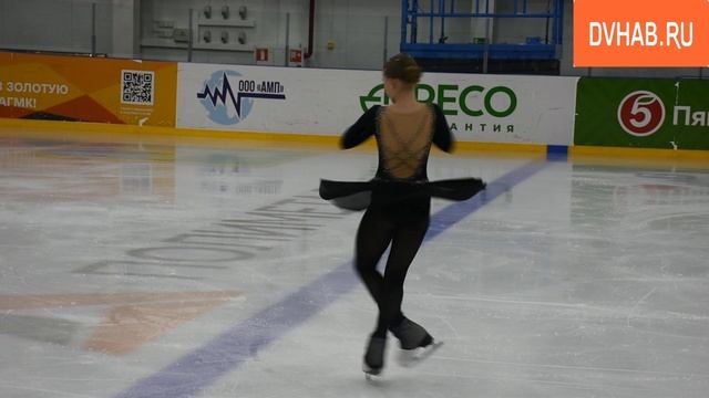 Фигуристы из Комсомольска впервые поучаствовали в краевом турнире смотреть онлайн