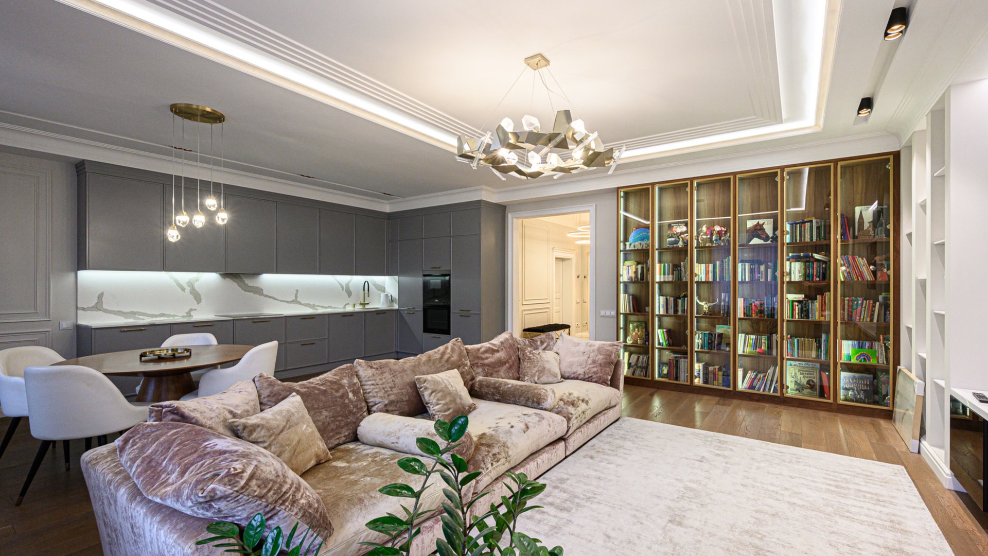 Трехкомнатная квартира, Новосибирск, Центральный район, ул. Семьи Шамшиных, д.20 смотреть онлайн