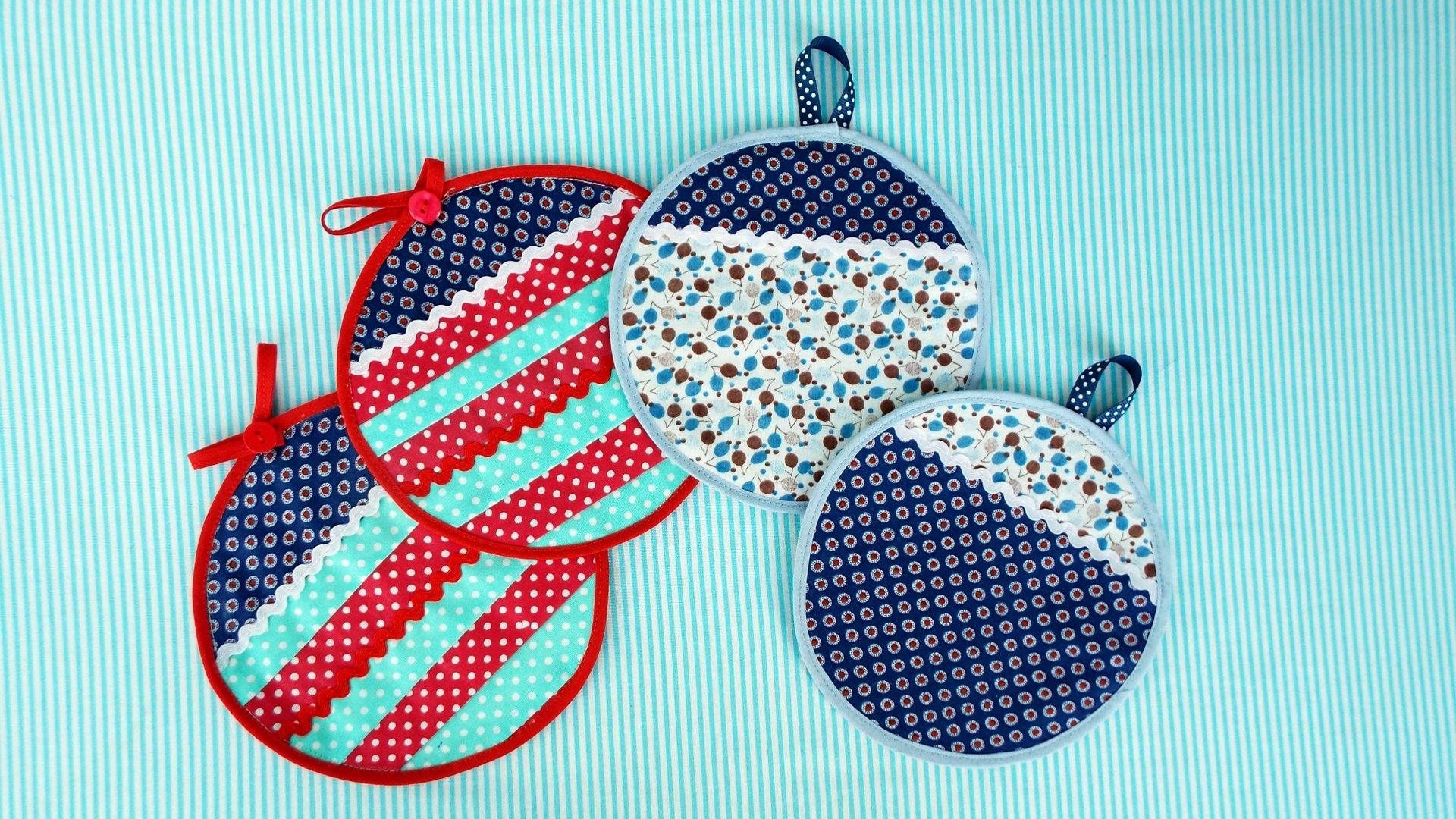 Новогодние подарки своими руками, прихватки Шарики, украшаем кухню. Лоскутное шитьё для начинающих. смотреть онлайн