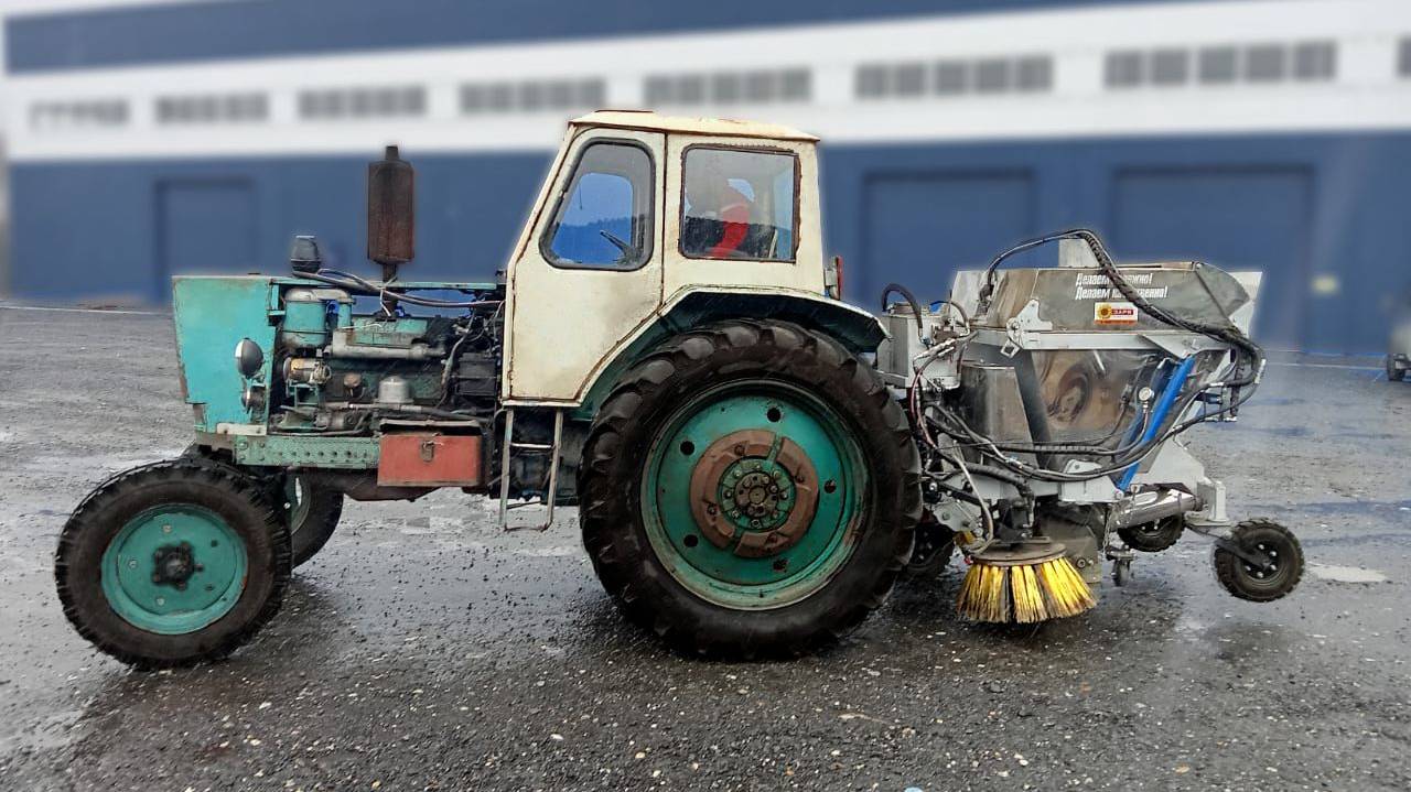 Вакуумная подметально-уборочная коммунальная машина «Заря 500 ВПН»