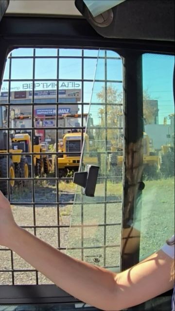 Фишка LiuGong - ручное и ножное управление газом