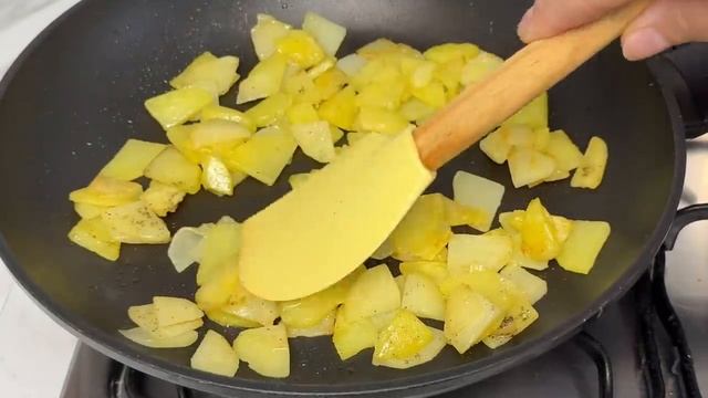 Просто нарежьте 2 картошки и добавьте 2 яйца!