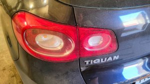 Как снять задний фонарь Фольксваген Тигуан Volkswagen Tiguan