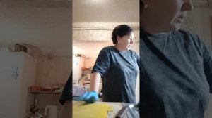 Опять в слезах готовлю ужин 🥲