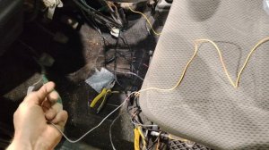 ВАЗ 2114 2010 г.в. Установка автосигнализации Часть 9 Подключение сирены и концевик капота