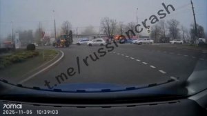 ДТП в Донецке "Как не нужно ездить по круговому движению"