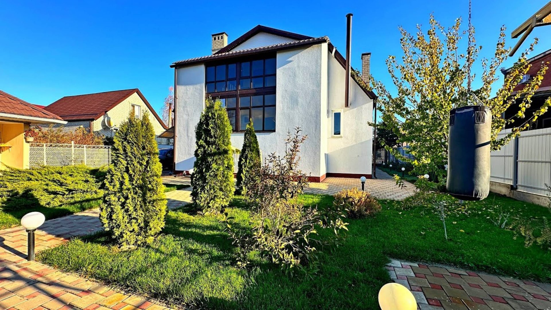 Добротный дом с бассейном и садом в Краснодаре | Всё продумано до мелочей! смотреть онлайн