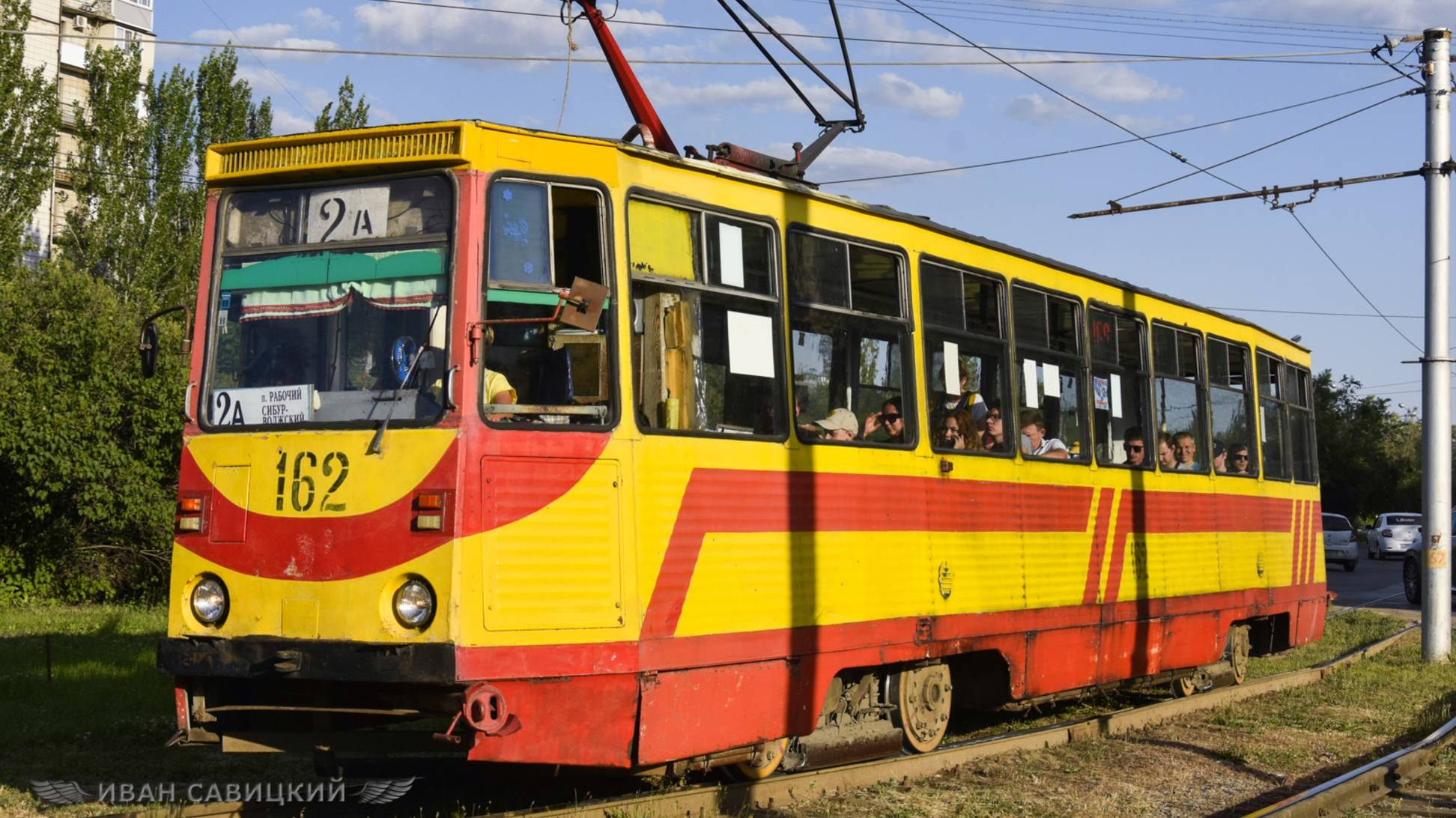 Трамваи города Волжский-самые яркие вагоны смотреть онлайн