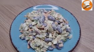 Салат из солёных огурцов и фасоли