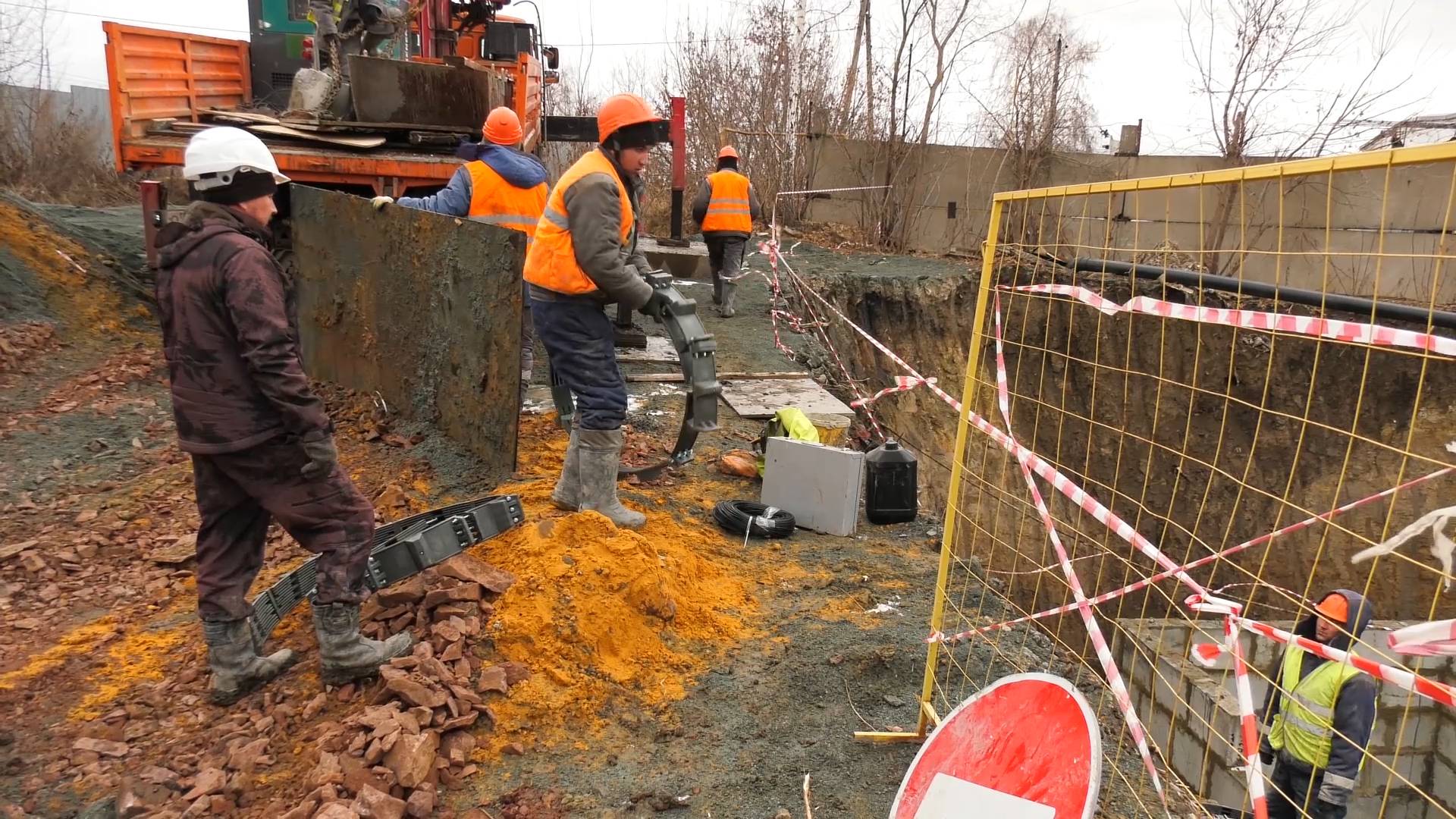 В Копейске завершаются работы на коллекторе смотреть онлайн