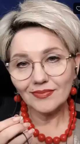 Аксенова Вера. Бежит река