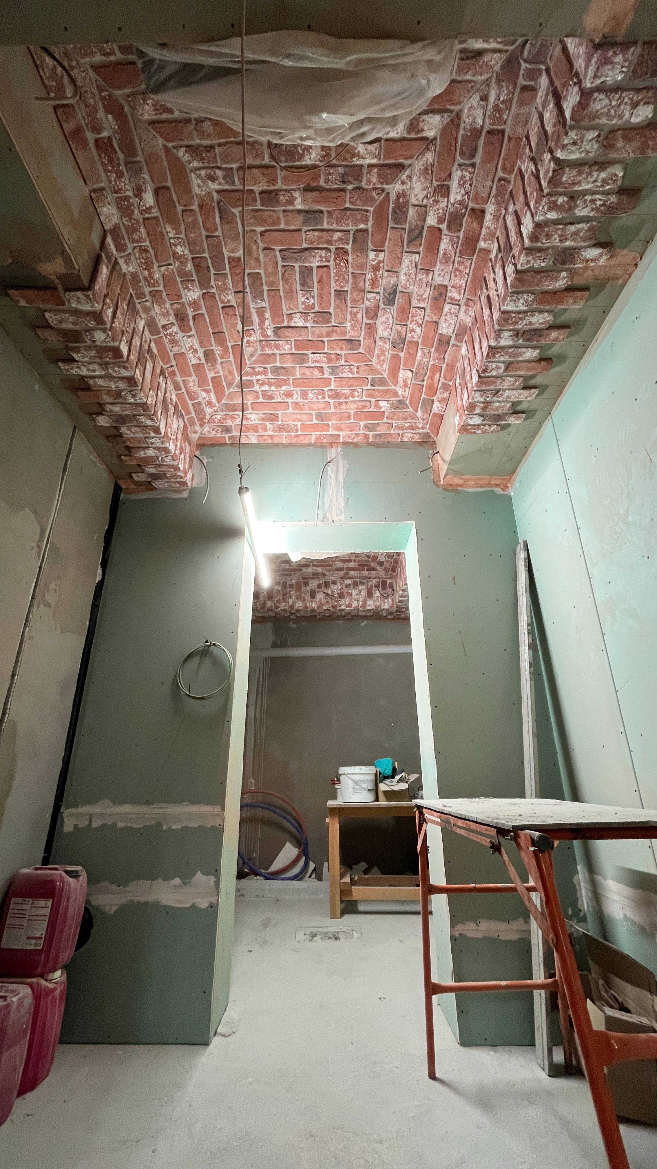 Потолок - Купол из декоративного кирпича смотреть онлайн