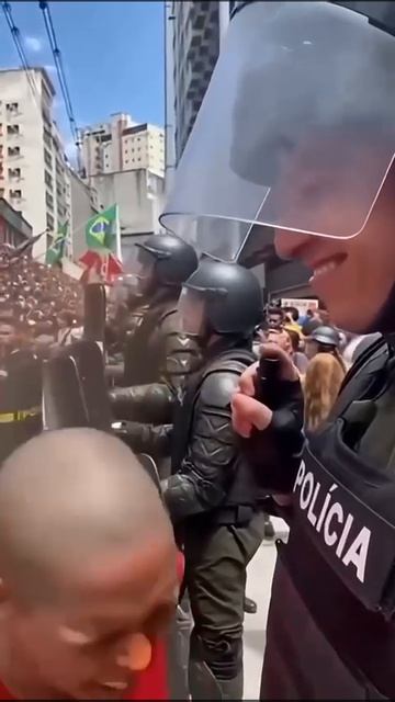 Вот почему в Бразилии не будет майдана 😆 смотреть онлайн