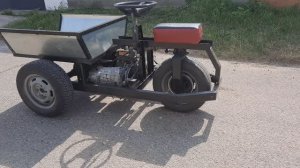 Трактор помощник.