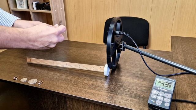 Тестирование рядом лежащих объектов с металлоискателем Fomtect ALPHA-GOLD