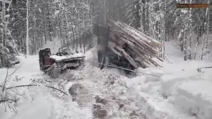 Перевернули Зимой Трактор во время помощи Грузовику Урал.
