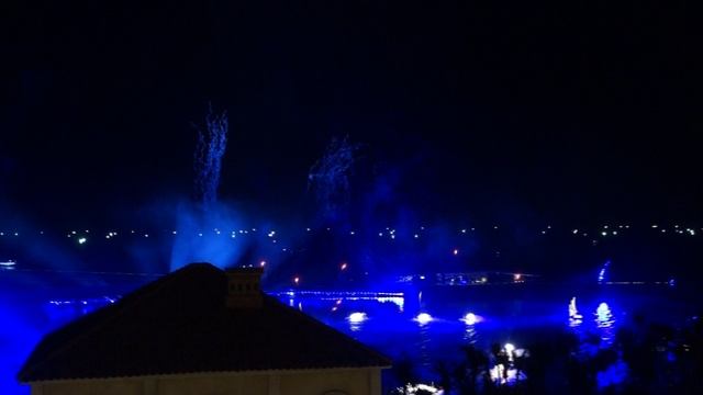 Ночное шоу флайбордистов в Сансет Сити (фрагменты)  @ Вьетнам, о. Фукуок, 2025