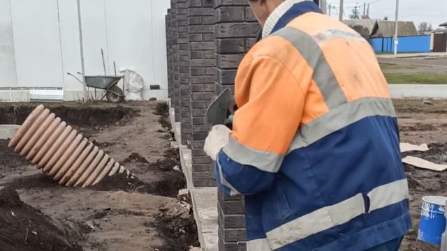 ЗАБОР ИЗ КИРПИЧНЫХ СТОЛБОВ, ТЕХНОЛОГИЯ СТРОИТЕЛЬСТВА, ВСЕ СЕКРЕТЫ смотреть онлайн