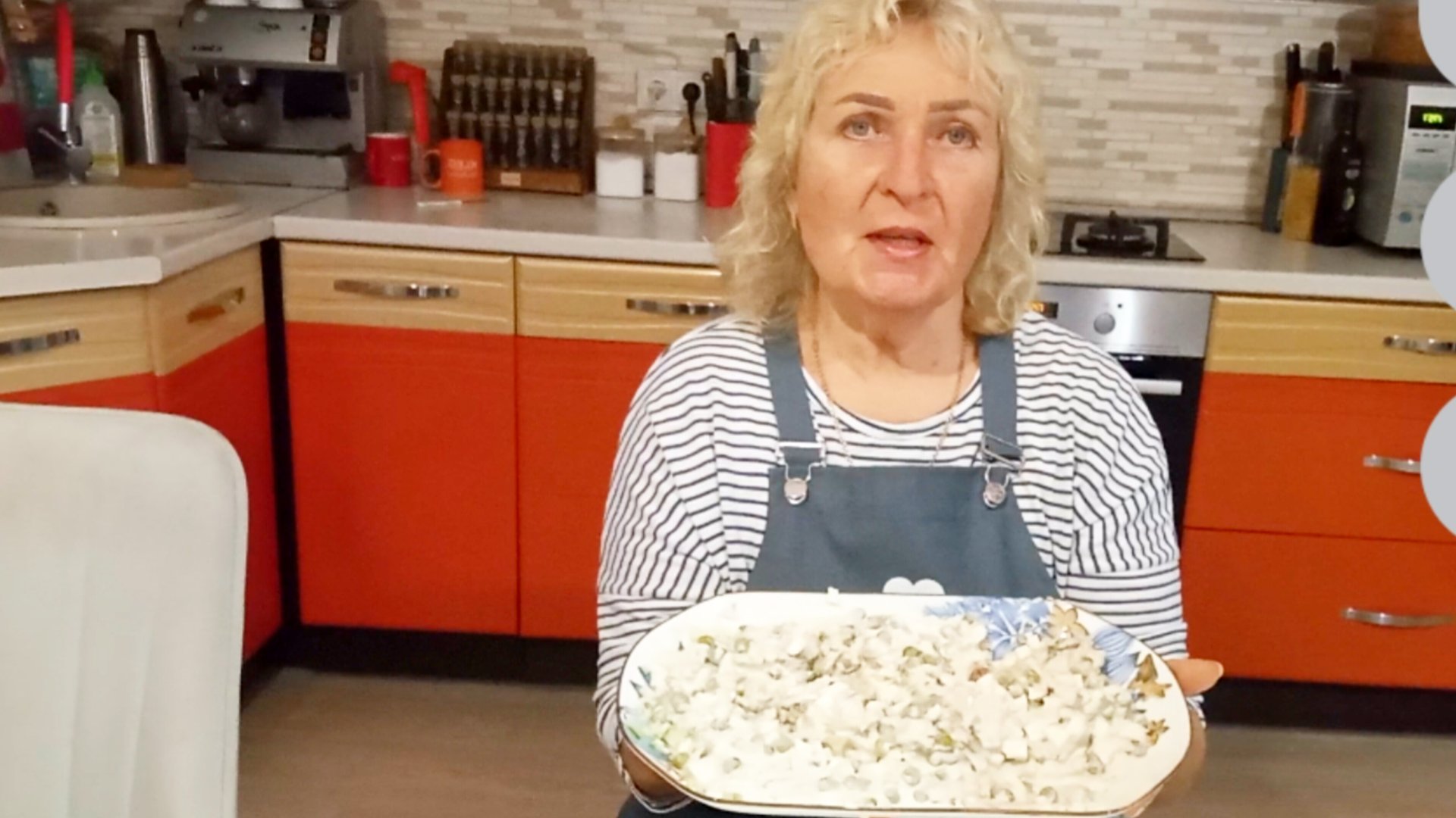 Салат 🥗 с консервированным тунцом 🐟, свежим огурцом 🥒 и горошком 🫛 смотреть онлайн