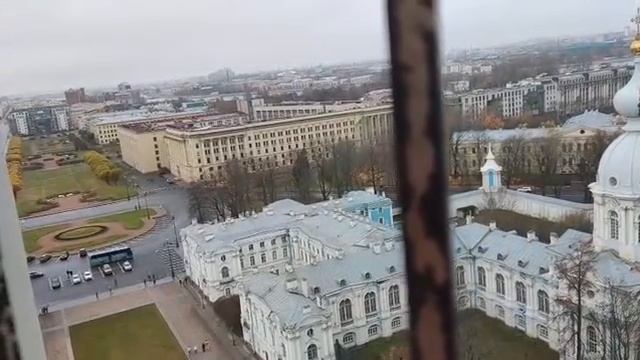 Колокольня Смольного собора вид на город смотреть онлайн