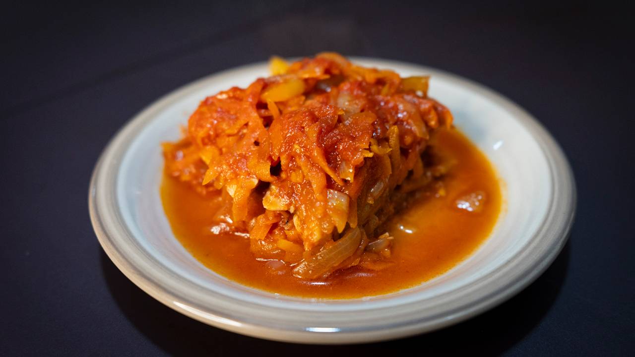 Рыба с овощами в томатном соусе смотреть онлайн