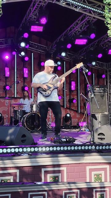 Как-то летом на Московских Сезонах. Басовое соло на Dingwall ABZ Custom Максимов/Сокулер project смотреть онлайн