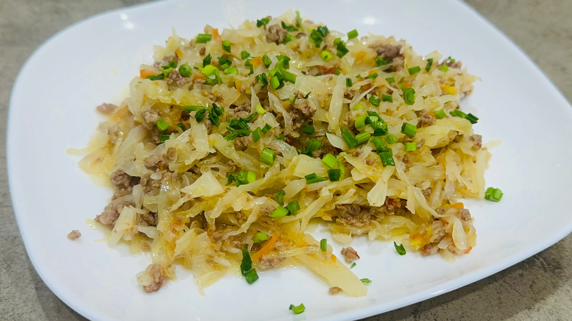 Тушеная капуста с фаршем / Как приготовить тушеную капусту с фаршем в кастрюле (казане)