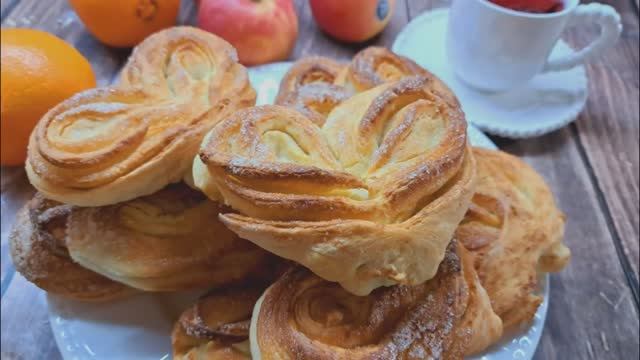 А мы тут плюшками балуемся)))🥨🥨🥨 смотреть онлайн