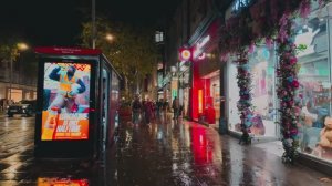 ПРОГУЛКА ПОД ДОЖДЕМ В ЛОНДОНЕ 🌧️ Сильный ливень на Хай-стрит в Кенсингтоне